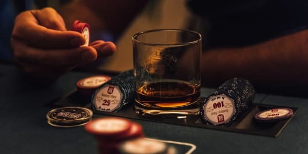 Aqui estão 3 diferenças entre jogadores de blackjack e pôquer