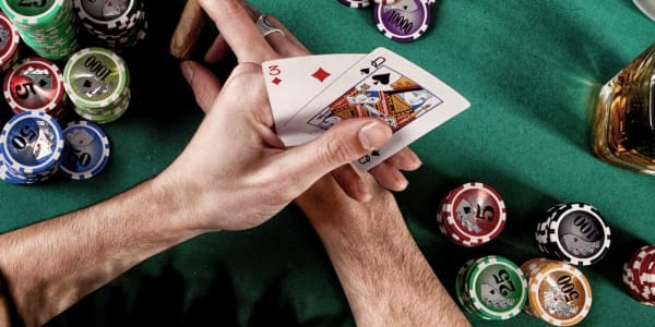 3 outras diferenças importantes entre jogadores de blackjack e pôquer